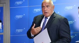 В условия на диктатура в каквато е България Радев нарушава