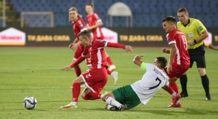 Футболните национали на България записаха изключително труден успех с 1 0