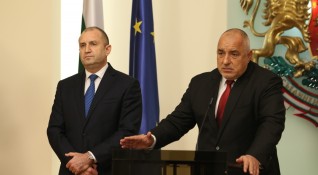 Дори и в деня на Съединението на България българските политици