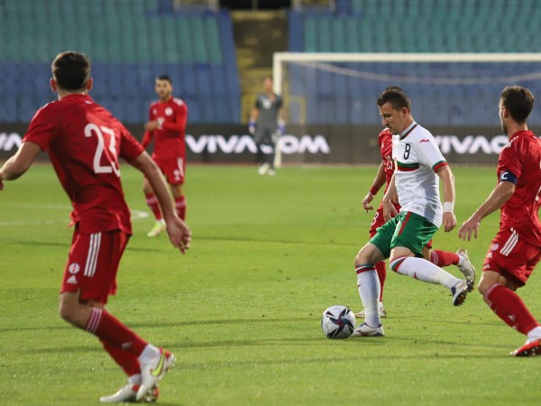 Футболните национали на България записаха втора поредна победа, след като