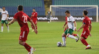 Футболните национали на България записаха втора поредна победа след като