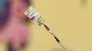 Окончателно решение за поставянето на допълнителна доза от ваксините срещу