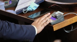 Парламентът одобри увеличение на разходите на НЗОК със 105 милиона