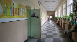 Над 93 от учителите в София са за присъствено обучение