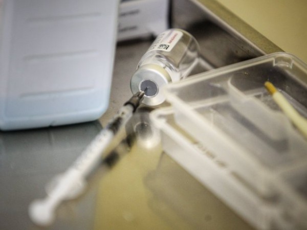 България разполага с цели 300 000 дози ваксини срещу коронавирус,