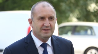 Българският президент Румен Радев обяви трети парламентарни избори в България