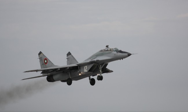 Тренировка: Съвместни полети на български МиГ-29 и гръцки F-16