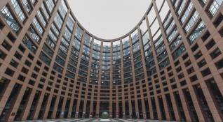 Европарламентът поиска от Европейския съюз да засили усилията за спиране