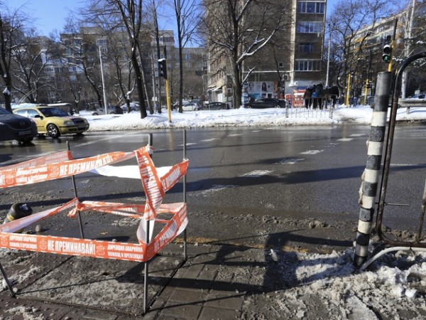 Светофарът пред УМБАЛ „Св. Иван Рилски“ в София е незаконен,