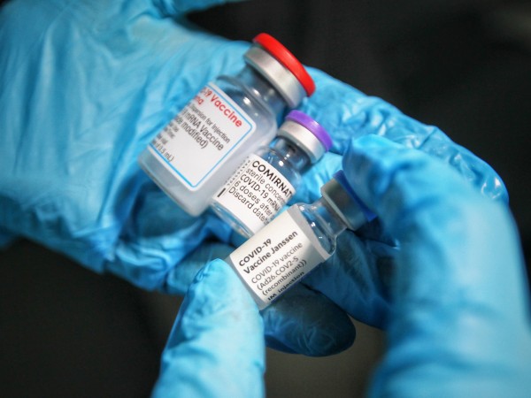 Хората, които нямат противопоказания за ваксинация, но все още не