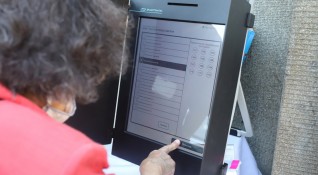 Прекратиха обществената поръчка за осигуряване на допълнителни машини за изборите