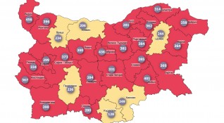 Общо 22 области попадат в червената COVID зона между 250