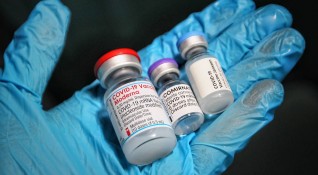 При по голям дял ваксинирани срещу COVID 19 вирусът спира да мутира