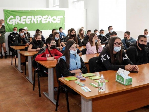 "Грийнпийс" - България дари соларна лаборатория, която ще е достъпна