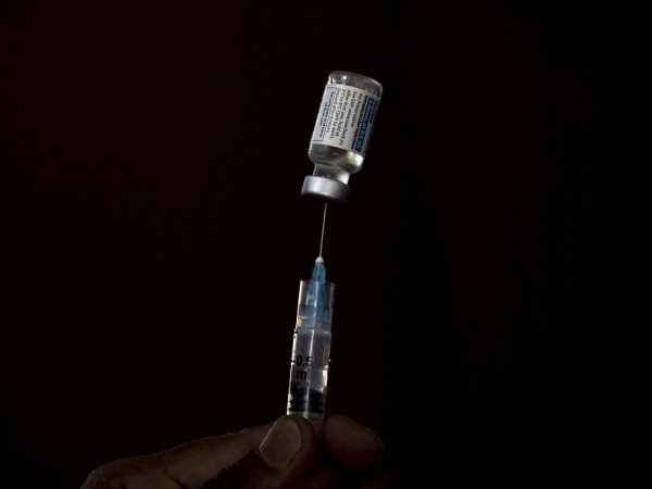 Словения в сряда временно преустанови ваксинацията с Johnson&Johnson, след като