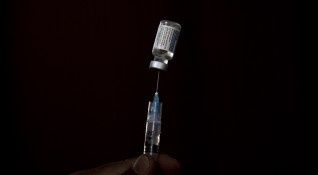 Словения в сряда временно преустанови ваксинацията с Johnson amp Johnson след като