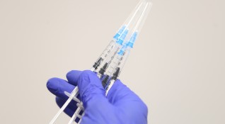 Вписаните трети дози ваксини срещу COVID 19 към 17 00 часа днес