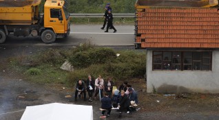 Десети ден остава блокадата наложена от косовските сърби при граничните
