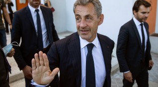 Бившият френски президент Никола Саркози получи присъда от една година