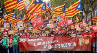Членове и симпатизанти на Движението за независимост на Каталуния излязоха