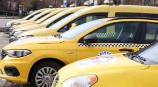 Националният таксиметров синдикат НТС настоява директора на Изпълнителна агенция Автомобилна