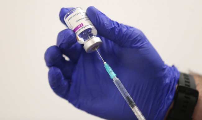 Над 680 000 ваксини са поставени в София, желаещите намаляват