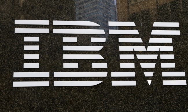 IBM иска всички нейни служители да се ваксинират до 8 декември