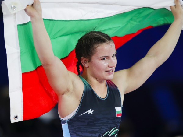 Биляна Дудова спечели първа световна титла по борба, като на