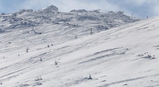 Сняг заваля в планината над Банско На Безбог вече е