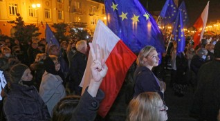 Над 100 000 души демонстрираха в Полша в подкрепа на
