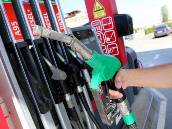 Бензинът и дизелът ще поскъпнат до 2,40-2,45 лв. за литър