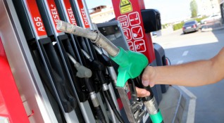 Бензинът и дизелът ще поскъпнат до 2 40 2 45 лв за литър