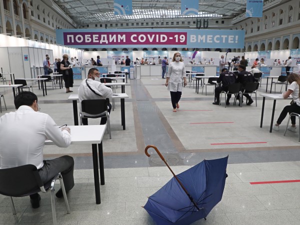 Русия ще тества ваксината си "Спутник V" под формата на