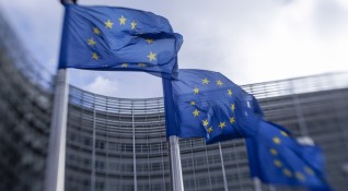 Държавите членки на Европейският съюз искат Брюксел да намери дълготрайно решение