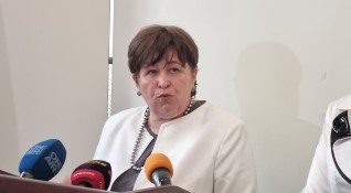 Министърът на туризма в служебното правителство Стела Балтова е с