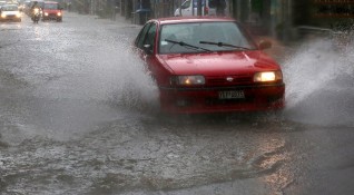Проливният дъжд и новата буря Балос които удариха Гърция предизвикаха