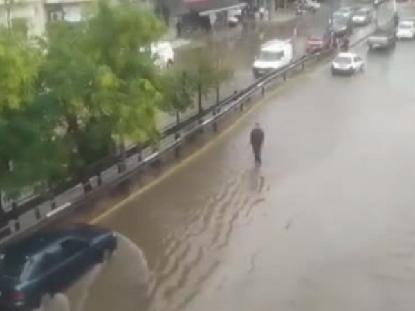 Заради очаквани проливни дъждове, предизвикани от бурята "Балос" в Гърция