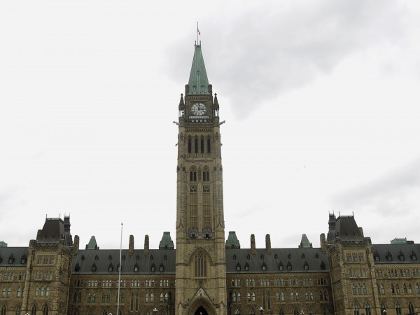 Канадските парламентаристи ще трябва да бъдат ваксинирани срещу коронавирус, за