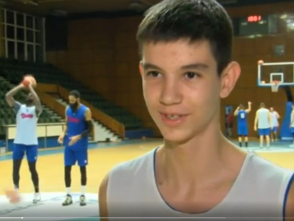 14-годишен ученик от Бургас е най-младият състезател в родното първенство