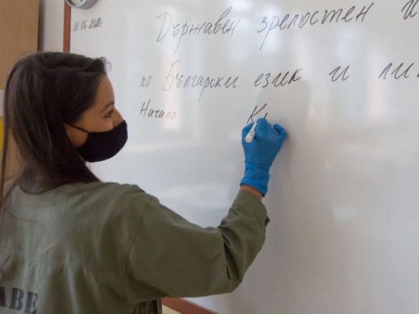 Близо 35% от българските учители казват, че биха напуснали системата