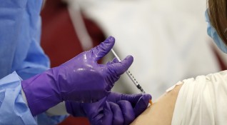 Мерките свързани със зеления сертификат и ваксинирането са необходимост Около
