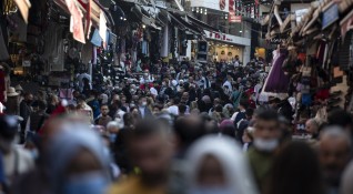 Сривът на турската лира се отразява на броя на българите