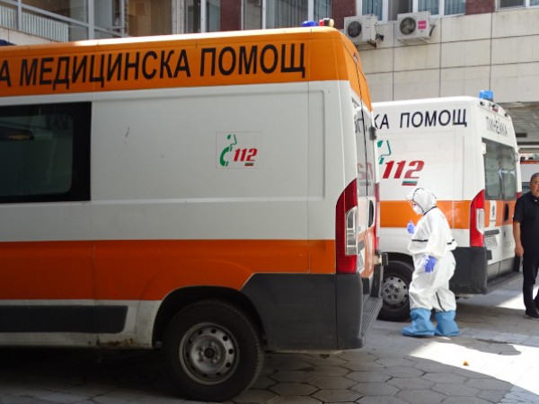 Броят на пациентите с COVID-19 в болниците в Благоевград продължава