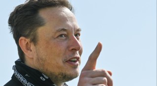 Ръководителят на Tesla и SpaceX Илон Мъск със състояние от