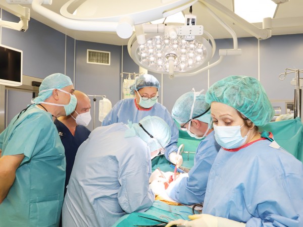 Специалисти от Военномедицинска академия (ВМА) извършиха нова чернодробна трансплантация, която