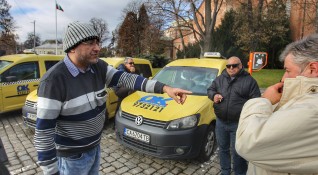 Снимка Димитър Кьосемарлиев Dnes bgОколо 150 шофьори на таксита са се