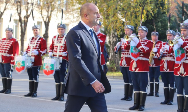 Радев смаян от Борисов: Позорни внушения за медиците ни!