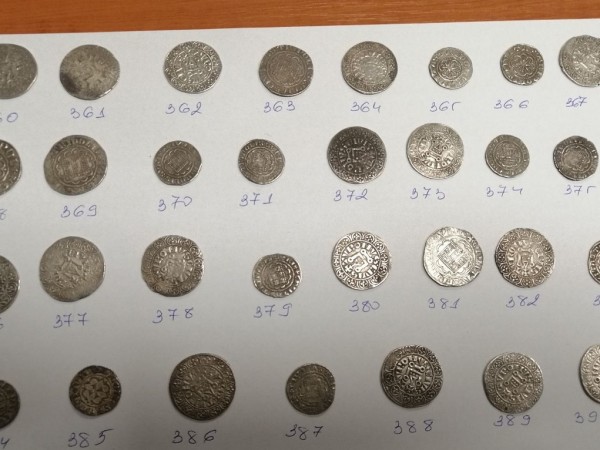 Снимка: Конфискуваха старинни монети на "Капитан Андреево"