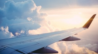 Пътник с коронавирус е починал в самолет пътуващ от Истанбул