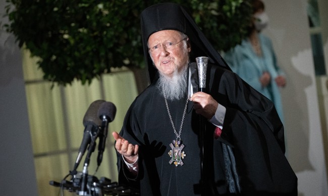 Вселенският патриарх Вартоломей е бил подложен на процедура по поставяне